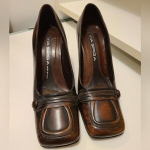 Via Spiga Brown chunky heels, size 7M